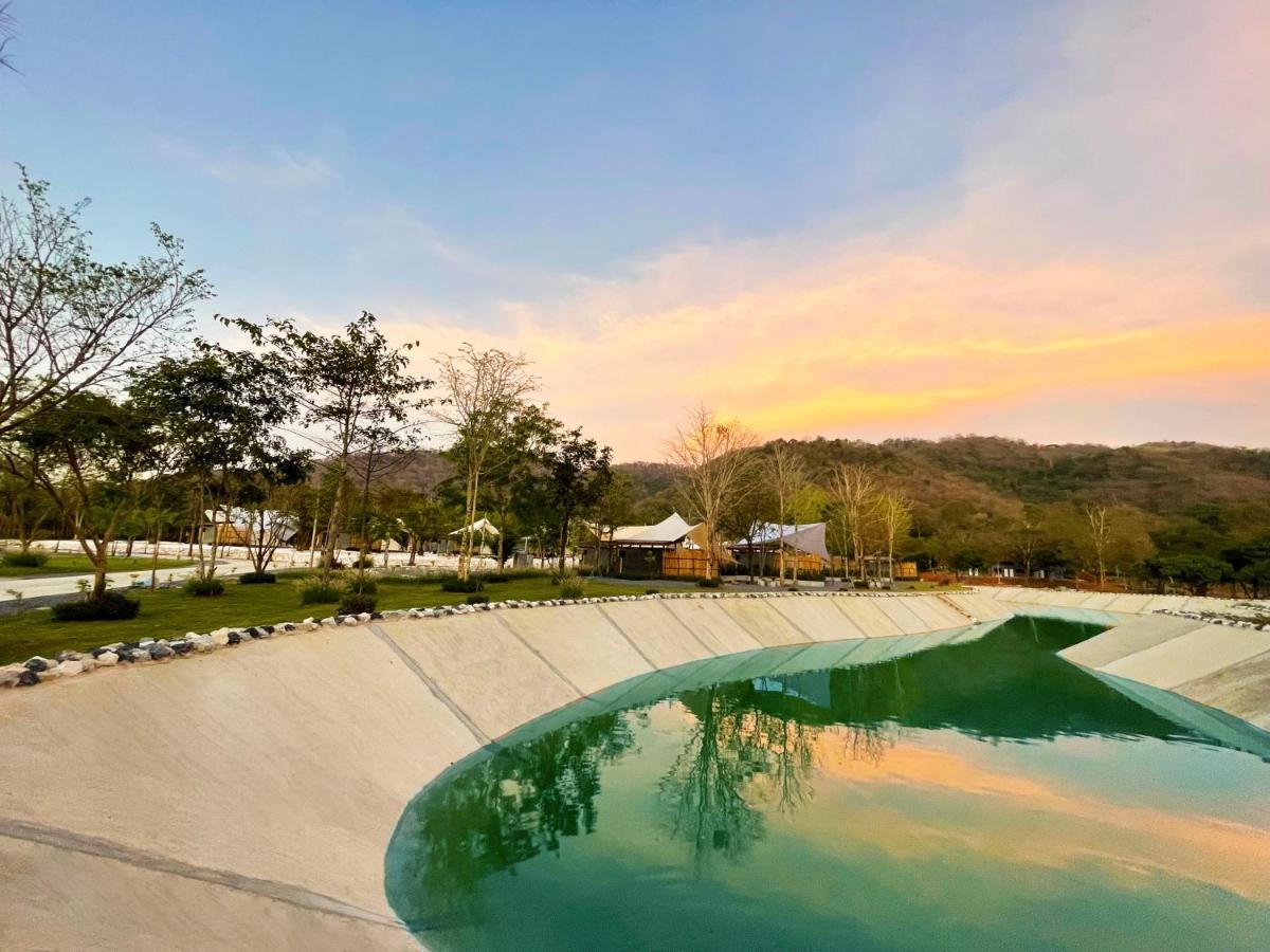 Отель The Wild Khao Yai Klang Dong Экстерьер фото